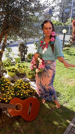 foto adriana vestita da polinesiana 2